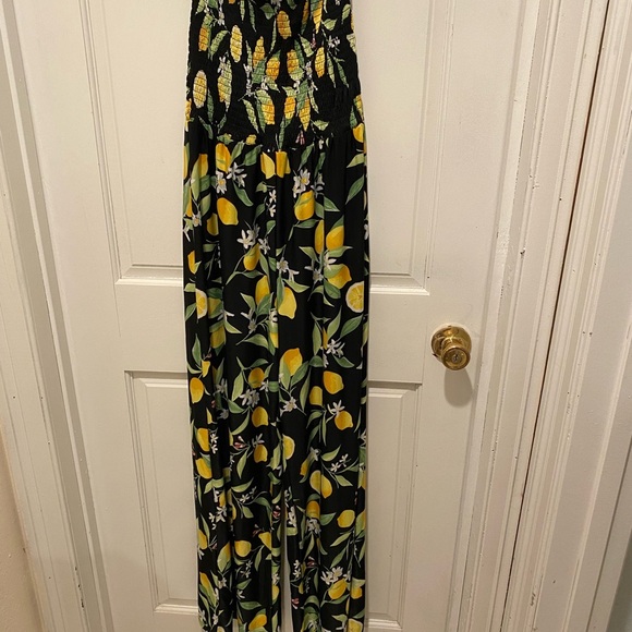 💁♀️🙋♀️Mlle Gabrielle Black and Yellow Floral Jumpsuit - Picture 3 of 5